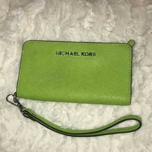 Green Michael Kors wallet / phoneholder